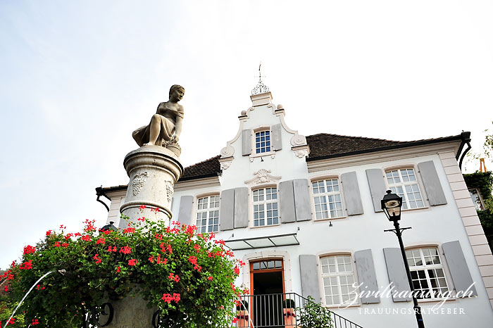 The building on town square with fountain