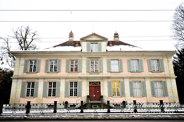 Vorderansicht auf das Museum Lindengut an der Römerstrasse